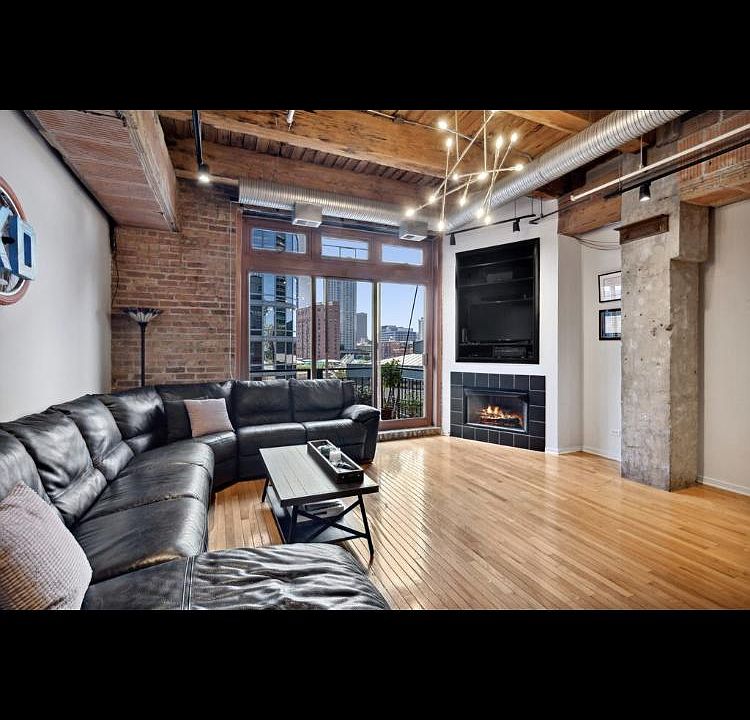 1st image of 360 W Illinois St APT 505