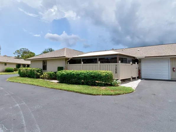 725 Timber Ridge Trail SW Unit B, Vero Beach, FL 32962