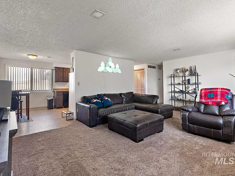 818 S White Cloud Dr — Photo 4