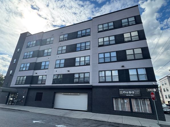 100 Carroll St #107