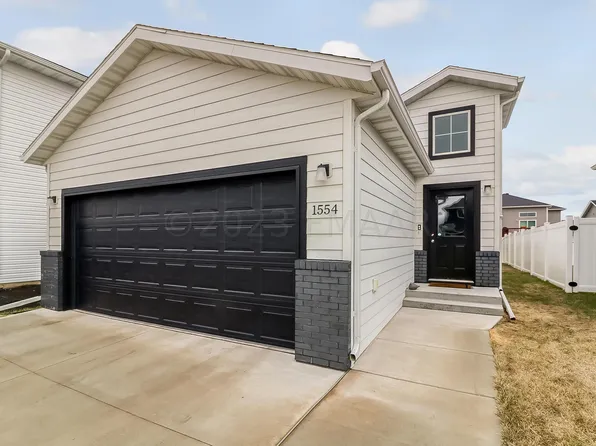 1554 66th Ave S, Fargo, ND 58104