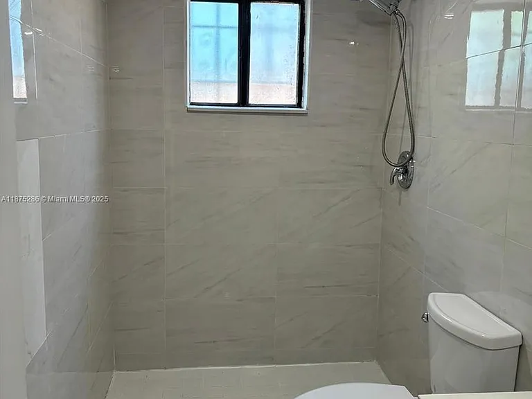 5650 W 26th Ct — Photo 10