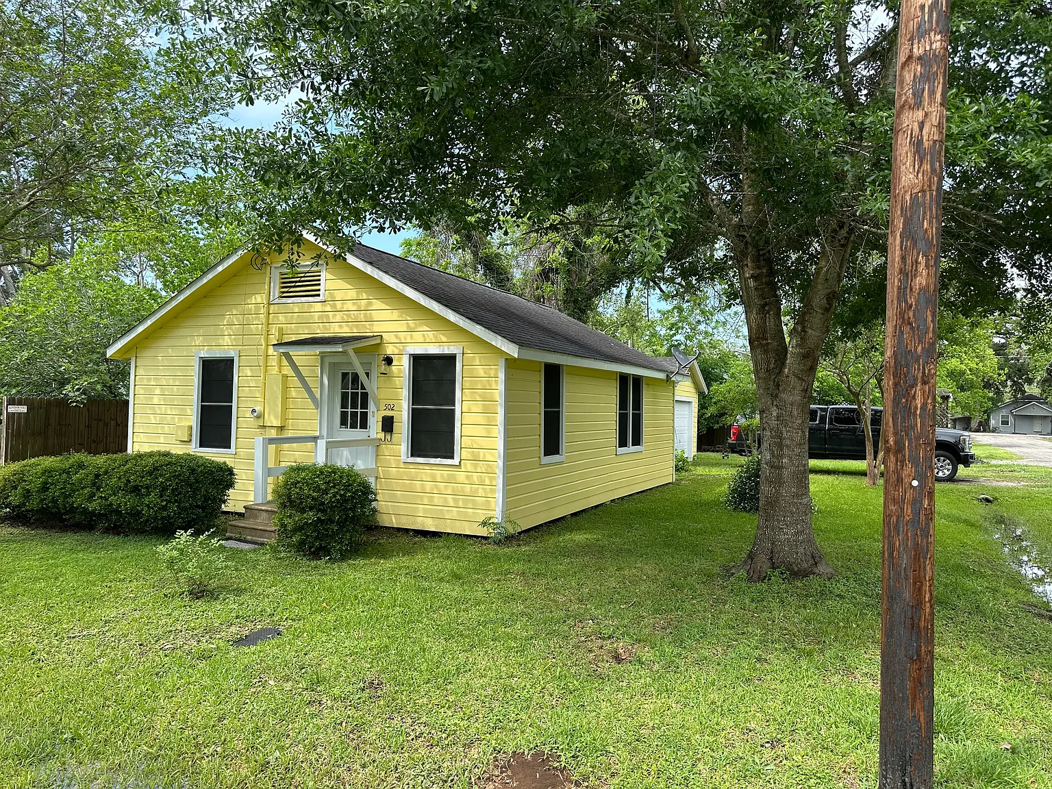 2 bed, 1.0 bath, 750 sqft, $1,150 — Photo 1
