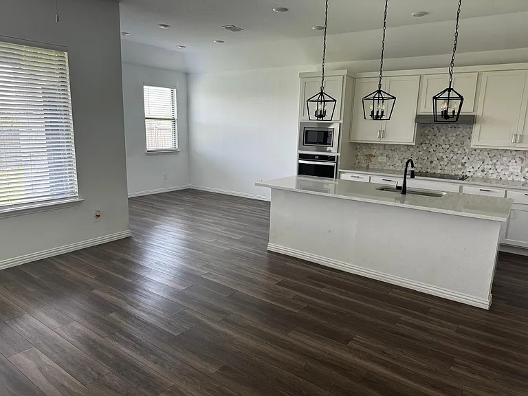 1613 Pine Valley Dr — Photo 5