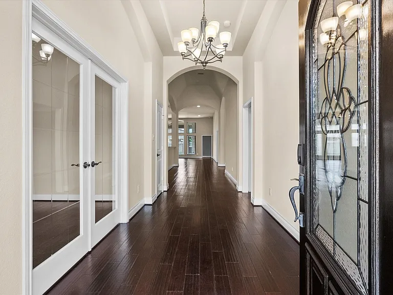 2524 Davis Prairie Ln — Photo 3
