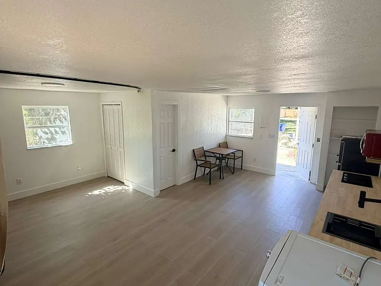 2328 Unity Ave #2 — Photo 4