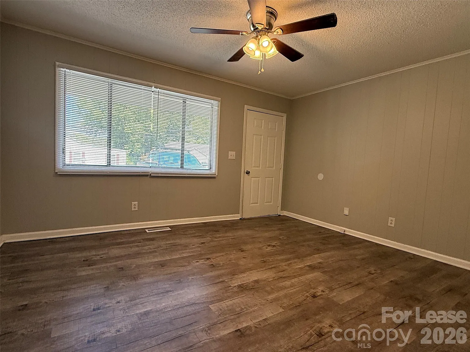 2 bed, 1.0 bath, 763 sqft, $1,075 — Photo 4