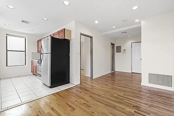 Rented by Compass | media 14