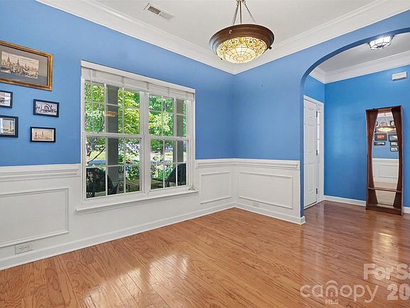 4th image of 12034 Hampton Place Dr