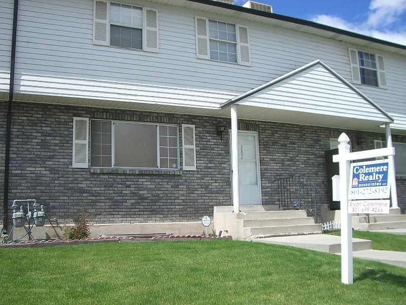 1st image of 2804 S Centerbrook Dr