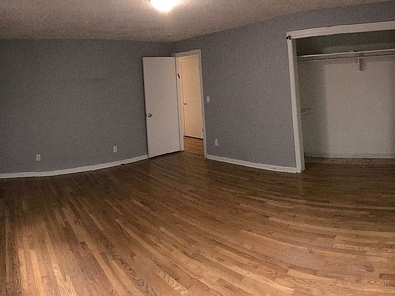 4th image of 218 Farmington Ave