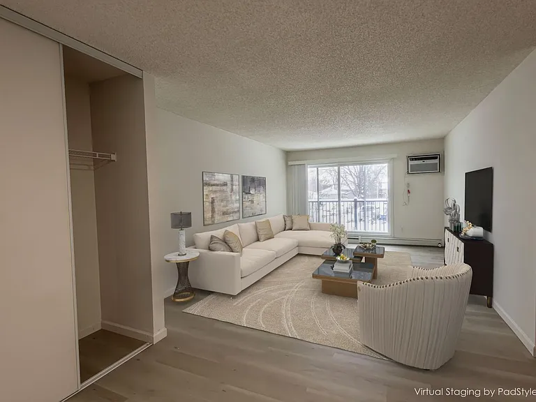 Pointe Apartments — Photo 36