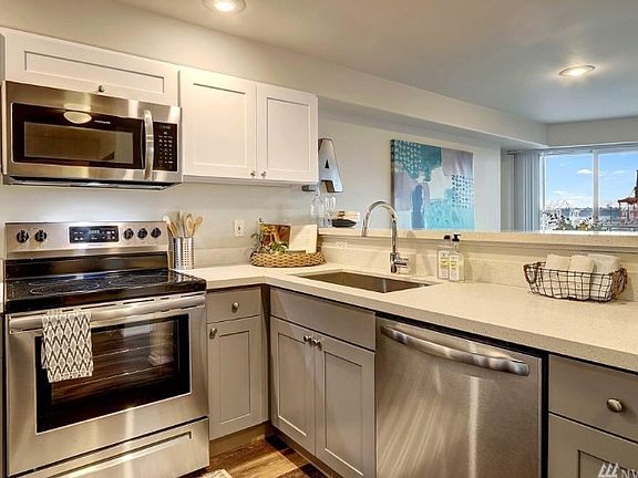 5th image of 3318 30th Ave SW Unit B605