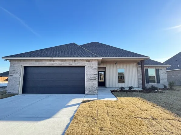 1493 Hamlet Ln, Lake Charles, LA 70611