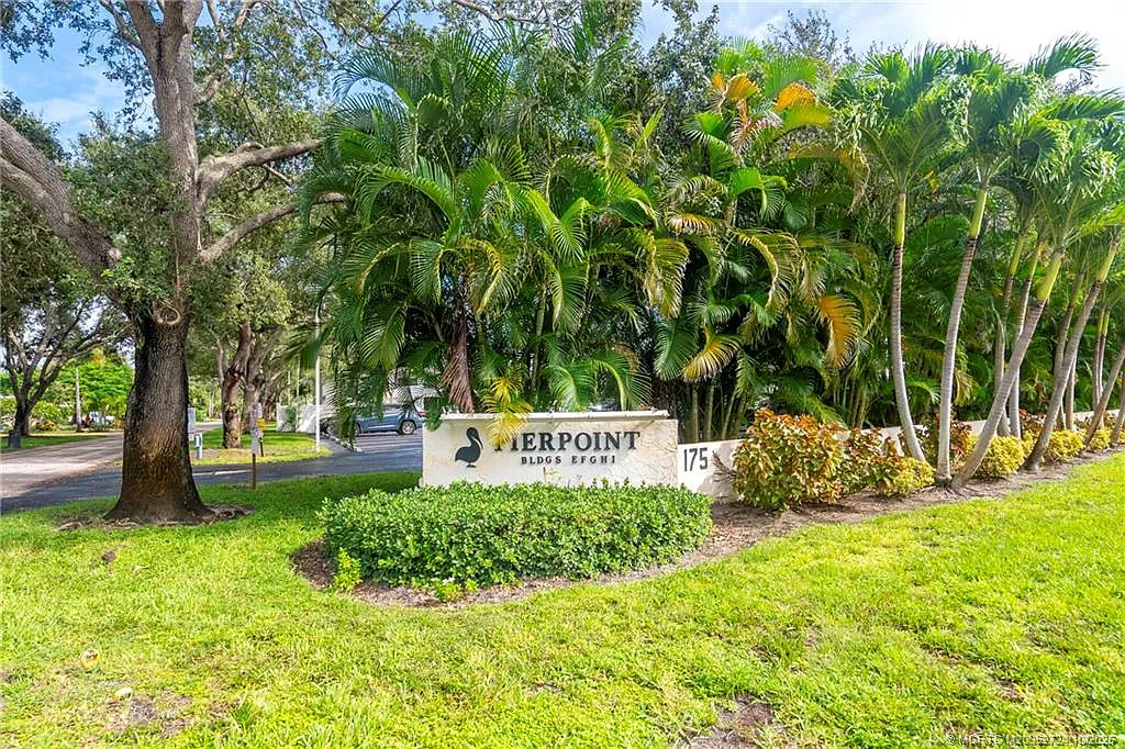 2 bed, 2.0 bath, 1300 sqft, $3,400 — Photo 3