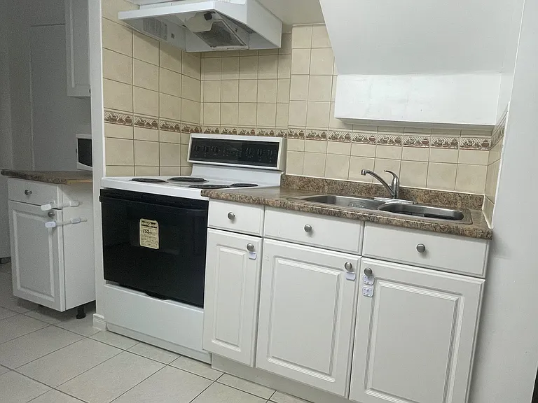 1633 Marshcourt Dr #BASEMENT — Photo 17