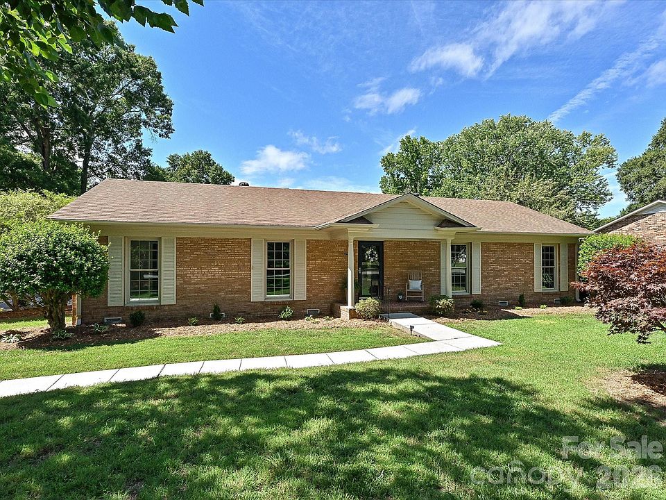 1st image of 218 Sturbridge Dr