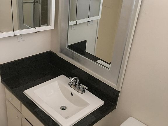5th image of 11706 Dorothy St APT 2