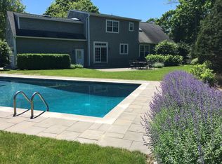 2 Morrissey Ln, Quogue, NY 11959