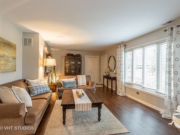 3rd image of 6527 Howard Ave