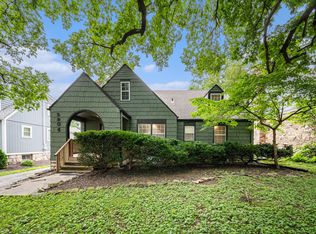 2904 W 51st St, Westwood, KS 66205