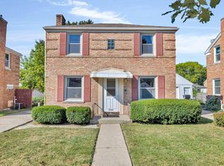 2328 Gilson St, Racine, WI 53403