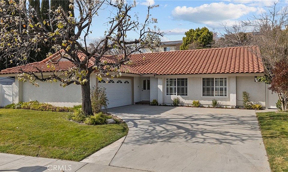 1st image of 25389 Cariz Dr