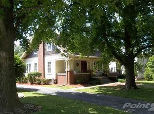 211 W Spring St, Anna, IL 62906