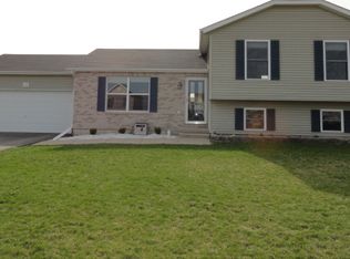 435 N Aspen Dr, Cortland, IL 60112