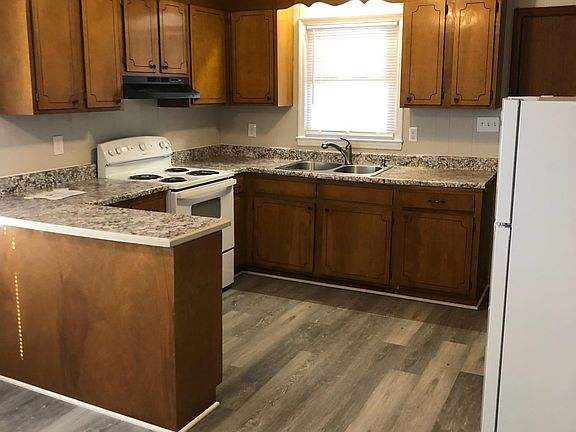 5th image of 245 Shumaker Dr
