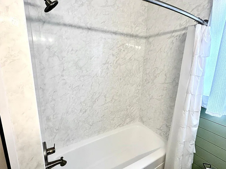 Hall bath shower/tub combo