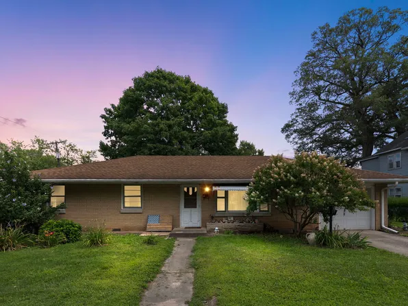 424 N 4th St, Watseka, IL 60970