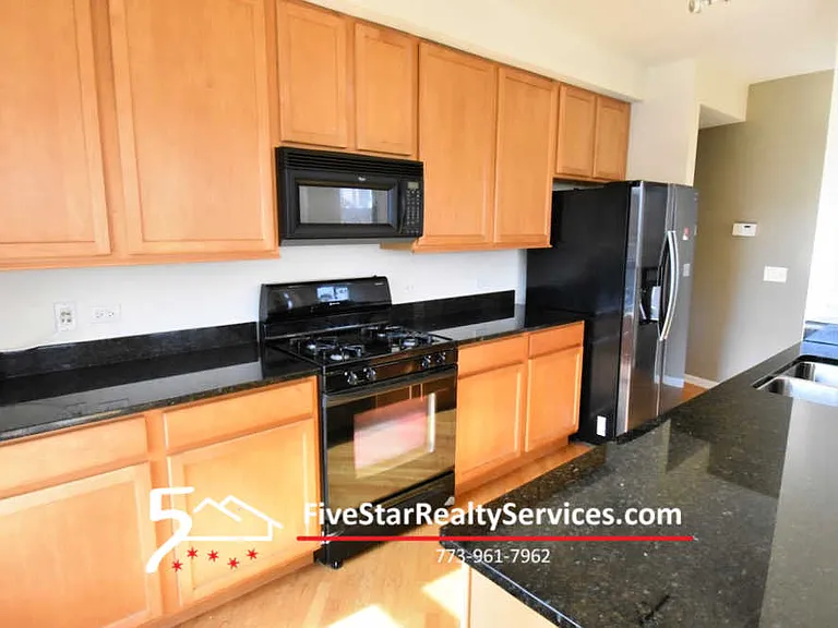 343 W Old Town Ct #409 — Photo 4