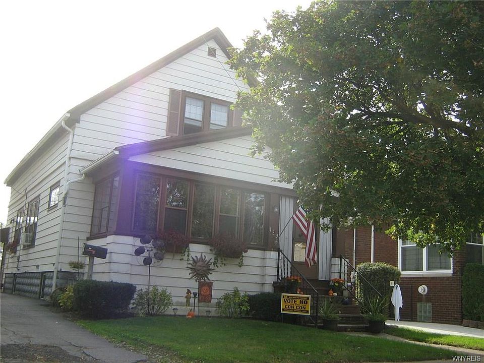 1st image of 139 Ramona Ave