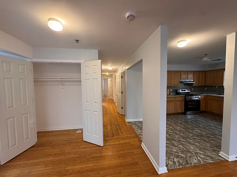 17 Norfolk St #2 — Photo 4