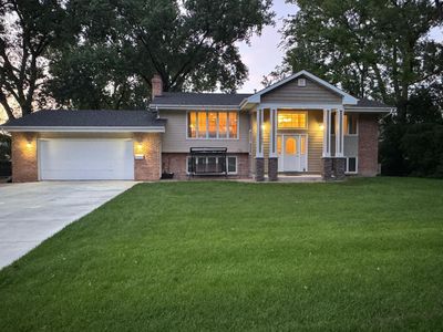 8000 Winnetka Heights Dr, Golden Valley, MN, 55427