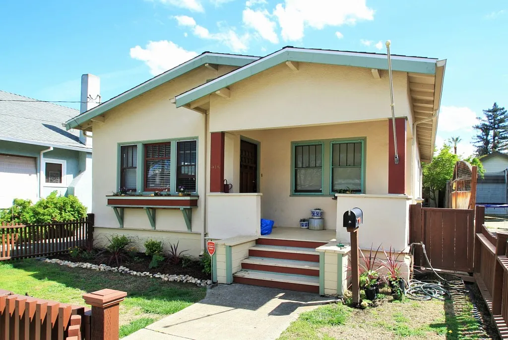 316 Warren St photo 1