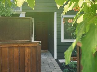 111 NW Hawthorne Ave APT 5, Bend, OR 97703