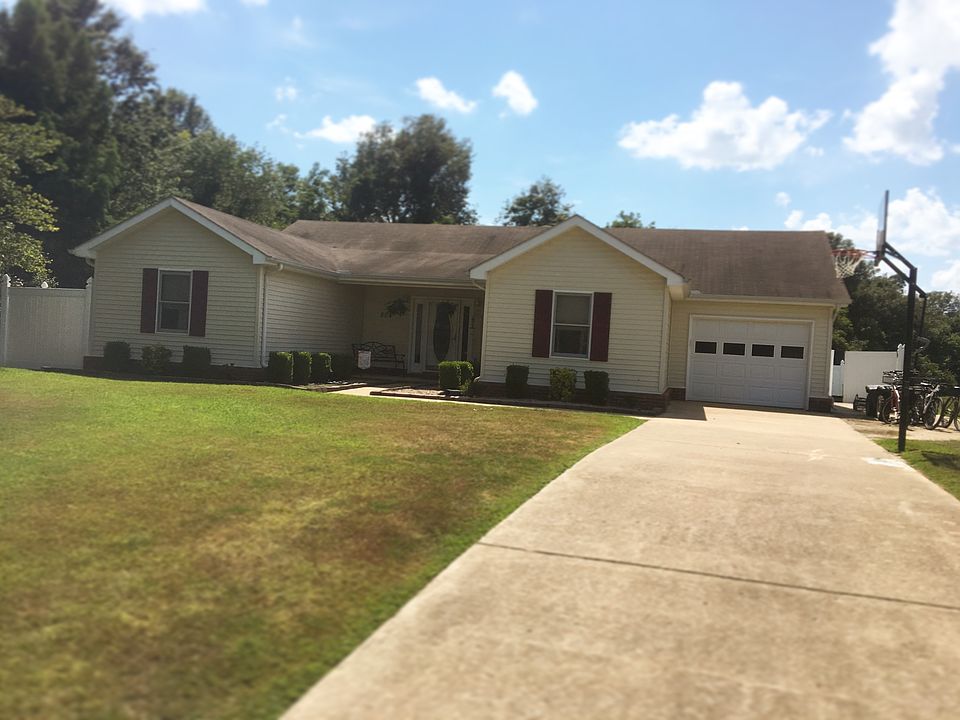 1st image of 804 Mosswood Dr