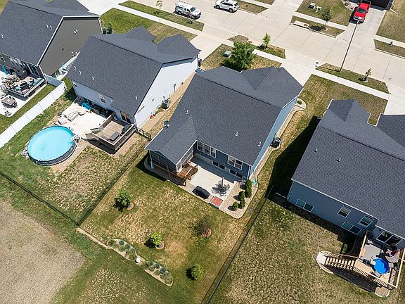 4th image of 8819 Grand Oaks Dr NE