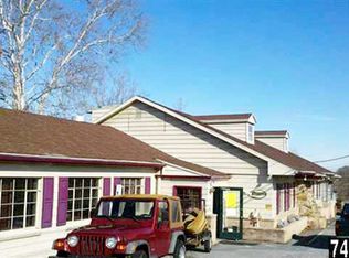 6147 York Rd, Spring Grove, PA 17362