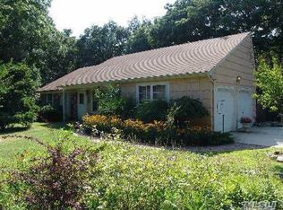 2 Cassie Ct, Mount Sinai, NY 11766