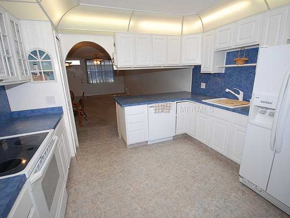 3rd image of 4895 Bay St NE APT 111