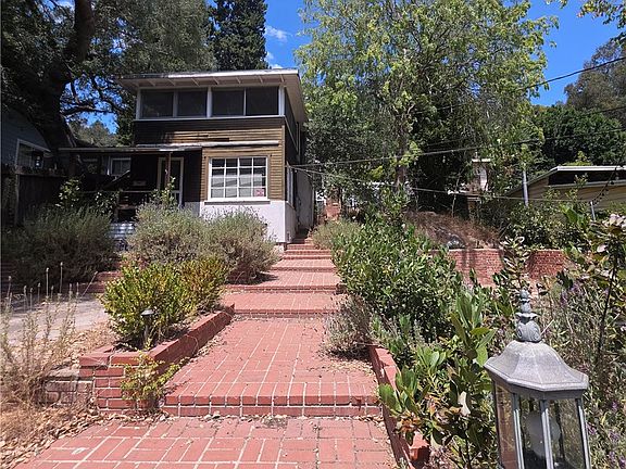 3rd image of 8709 Lookout Mountain Ave