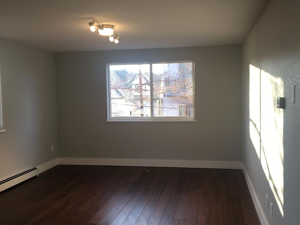 Livingroom from kitchen