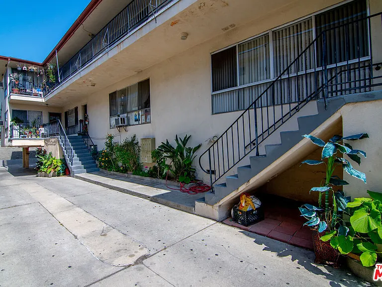 333 S Serrano Ave #5 — Photo 3