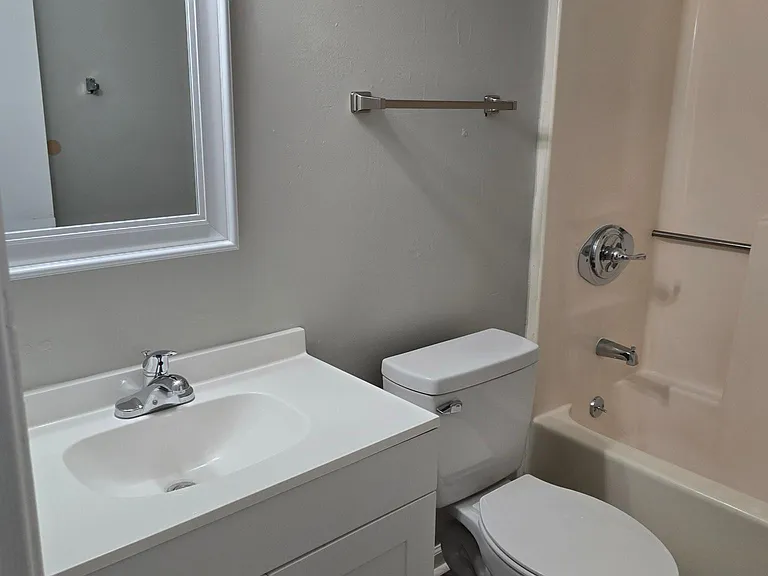 115 Howell Way #1 — Photo 6