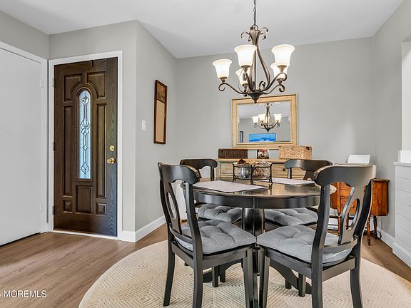 3rd image of 156 Lexington Court