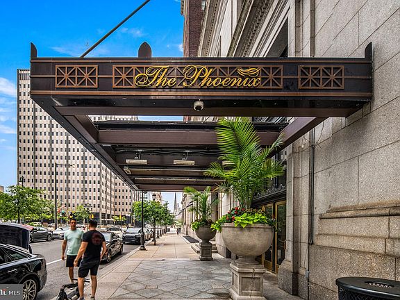 2nd image of 1600 Arch St #914