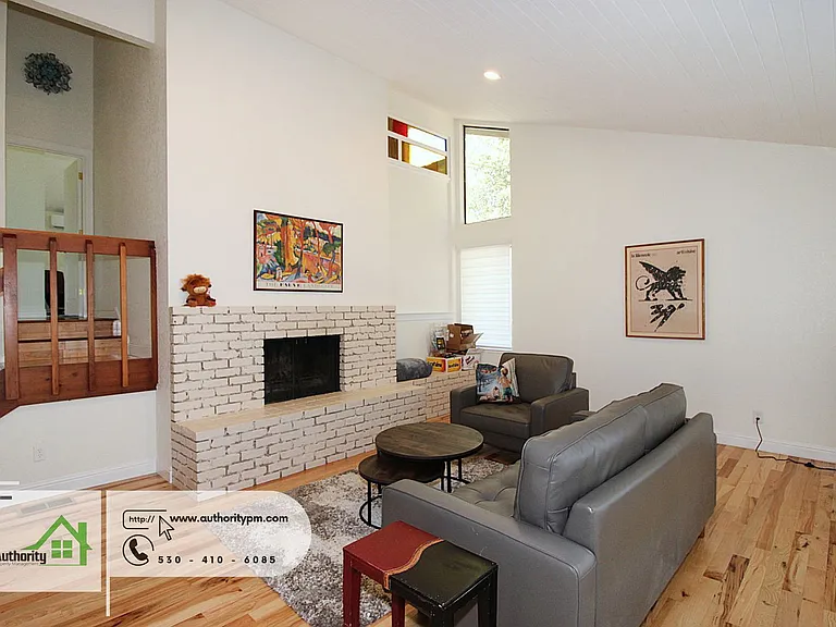 3350 Mountain Oak Dr — Photo 4